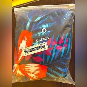 NWT Black Leaf Travel Suitcase Cover